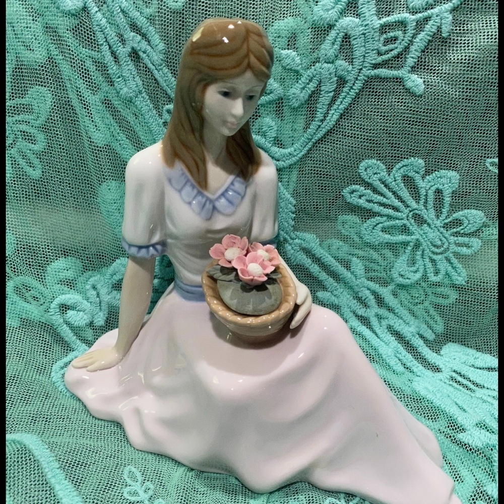 Porcelana de Cuernavaca Porcelain Girl Figurine  with a Basket of Flowers